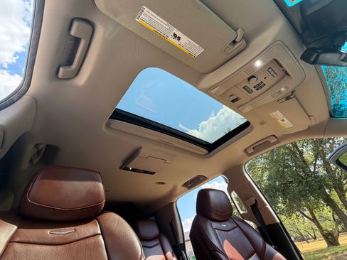 Used 2020 Cadillac Escalade Premium Luxury w/ Escalade Sport Edition AWD/4WD image 21