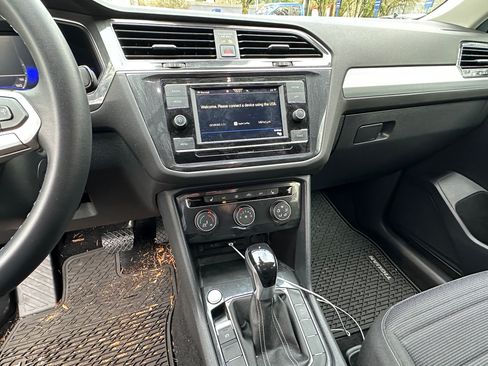 Used 2023 Volkswagen Tiguan S image 5