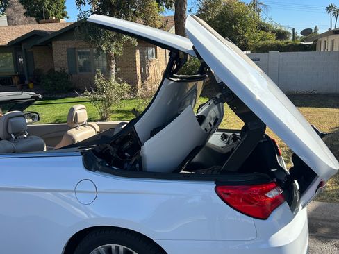 Used 2013 Chrysler 200 Limited image 9