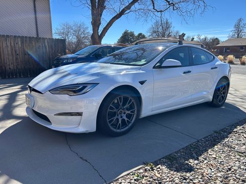 Used 2021 Tesla Model S Plaid image 1