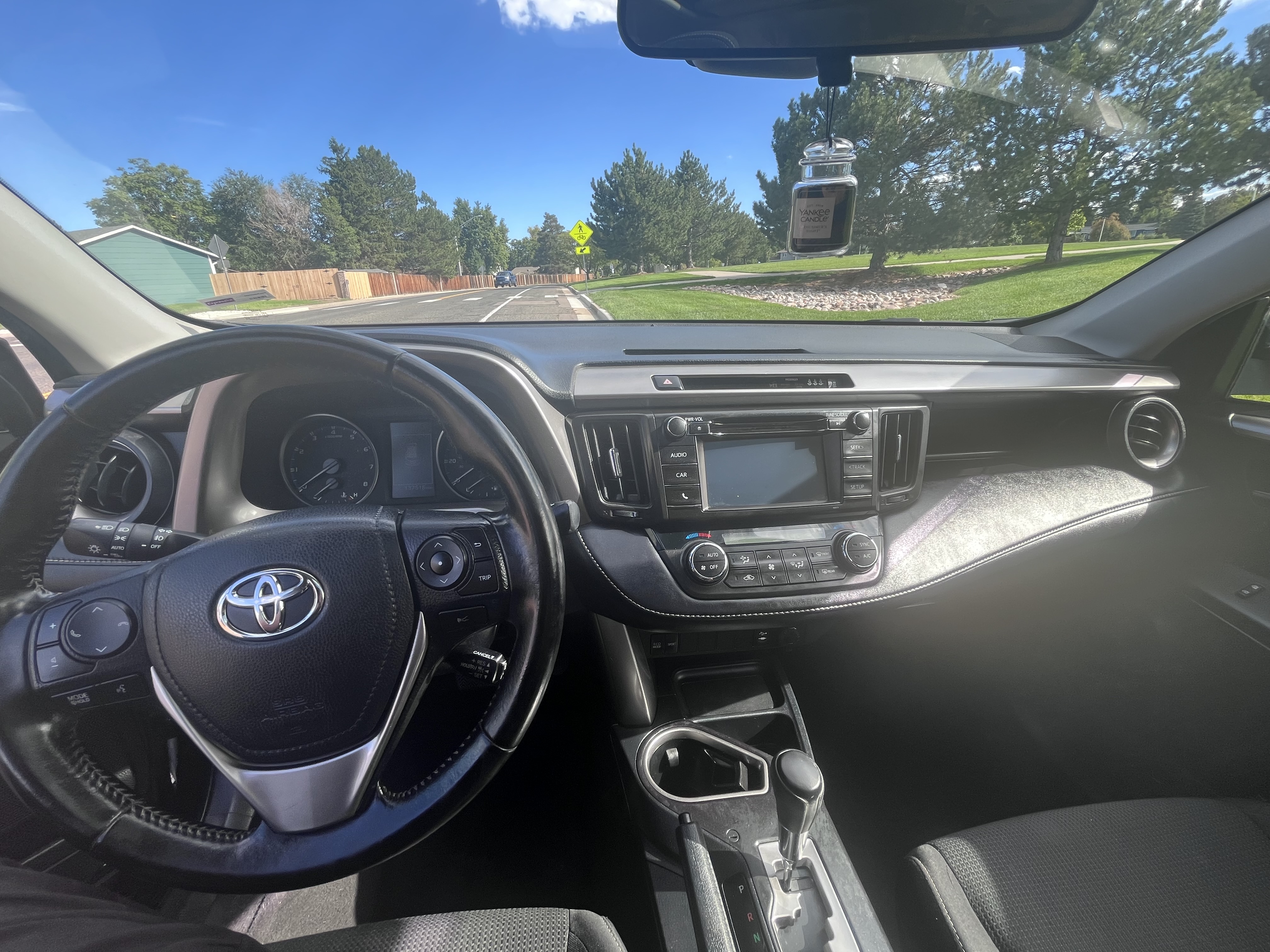 Used 2017 Toyota RAV4 XLE w/ Carpet Mat Package FWD image 5