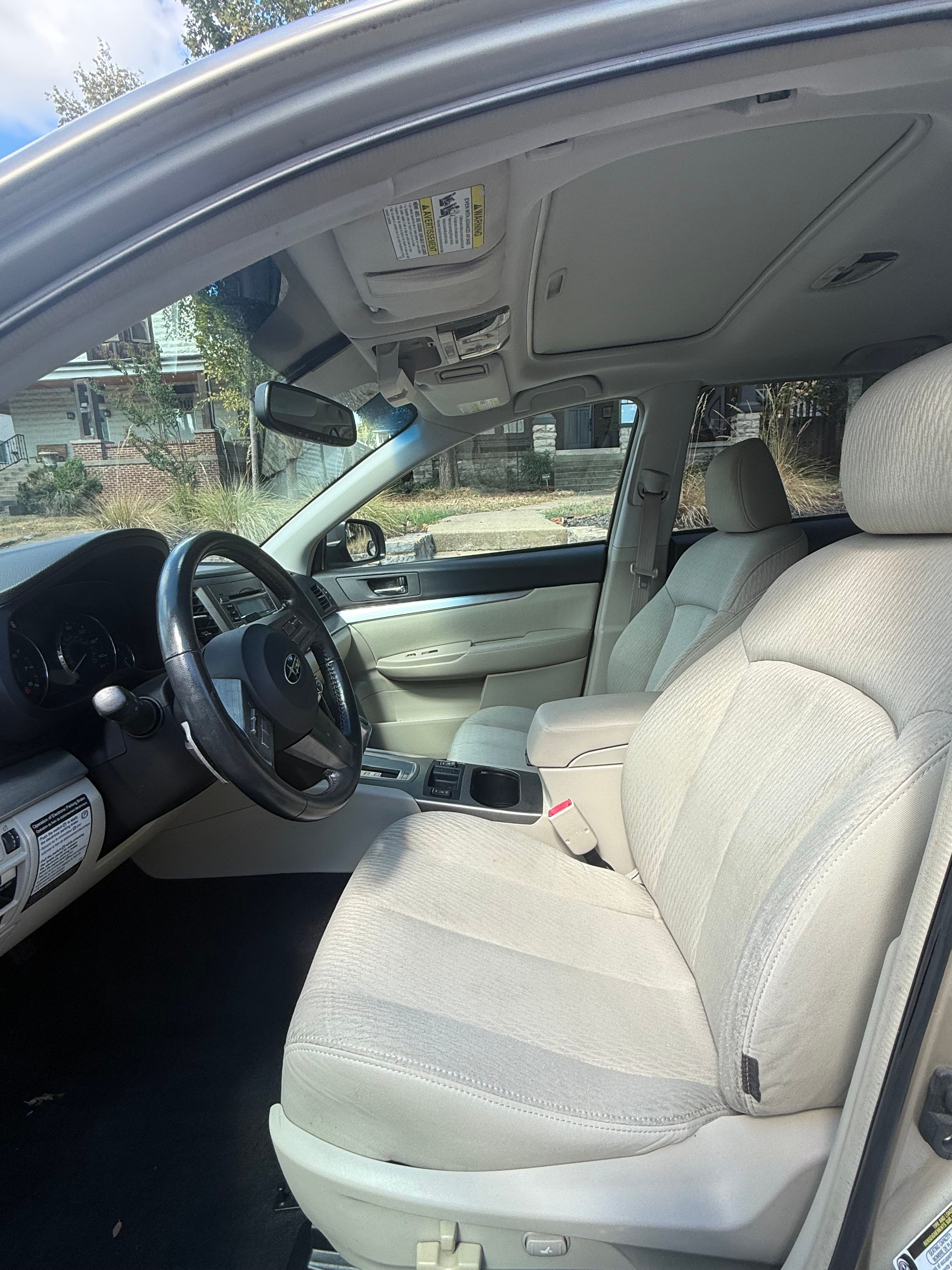 Used 2010 Subaru Outback 2.5i Premium AWD/4WD image 7