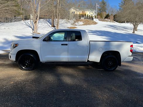 Used 2019 Toyota Tundra SR5 w/ SX Package image 5