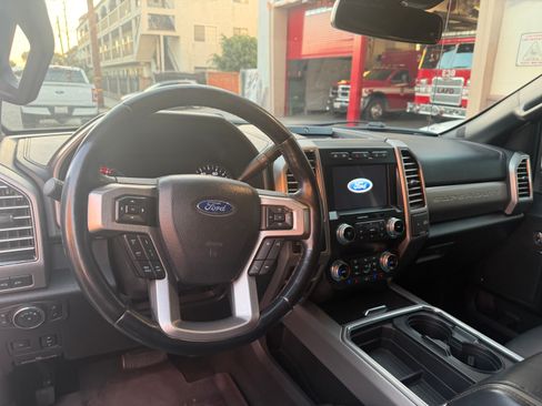 Used 2021 Ford F250 Platinum w/ Tremor Off-Road Package image 5