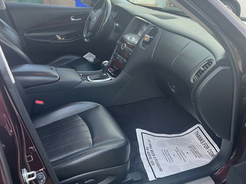 Used 2016 INFINITI QX50 2WD w/ Premium Plus Package image 2