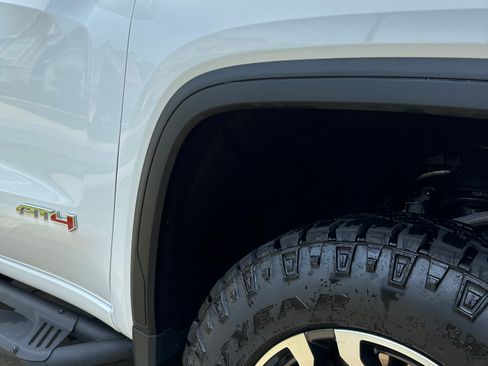 Used 2023 GMC Sierra 1500 AT4 w/ AT4 Premium Package AWD/4WD image 14