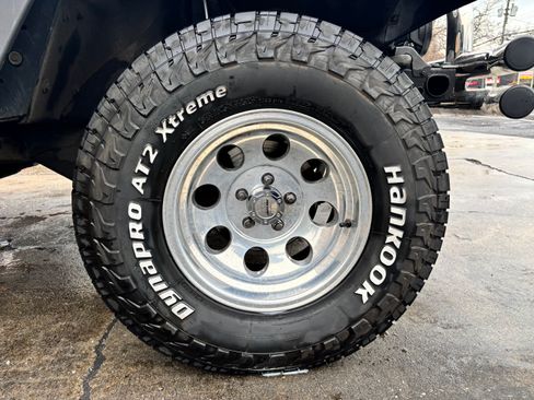 Used 2002 Jeep Wrangler X image 5