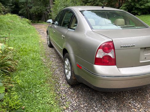 Used 2004 Volkswagen Passat GLS FWD image 6