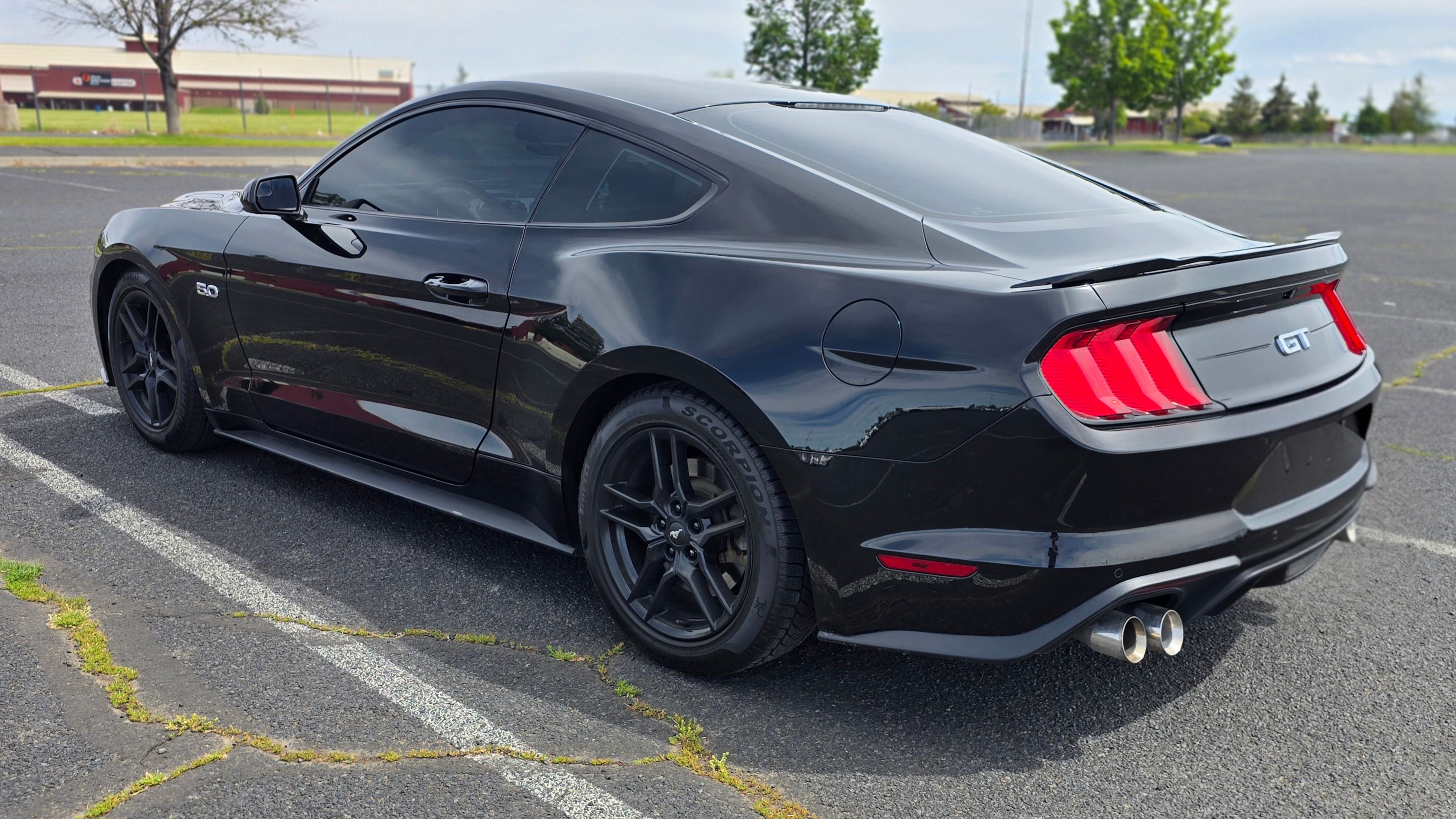 Used 2018 Ford Mustang GT RWD image 4