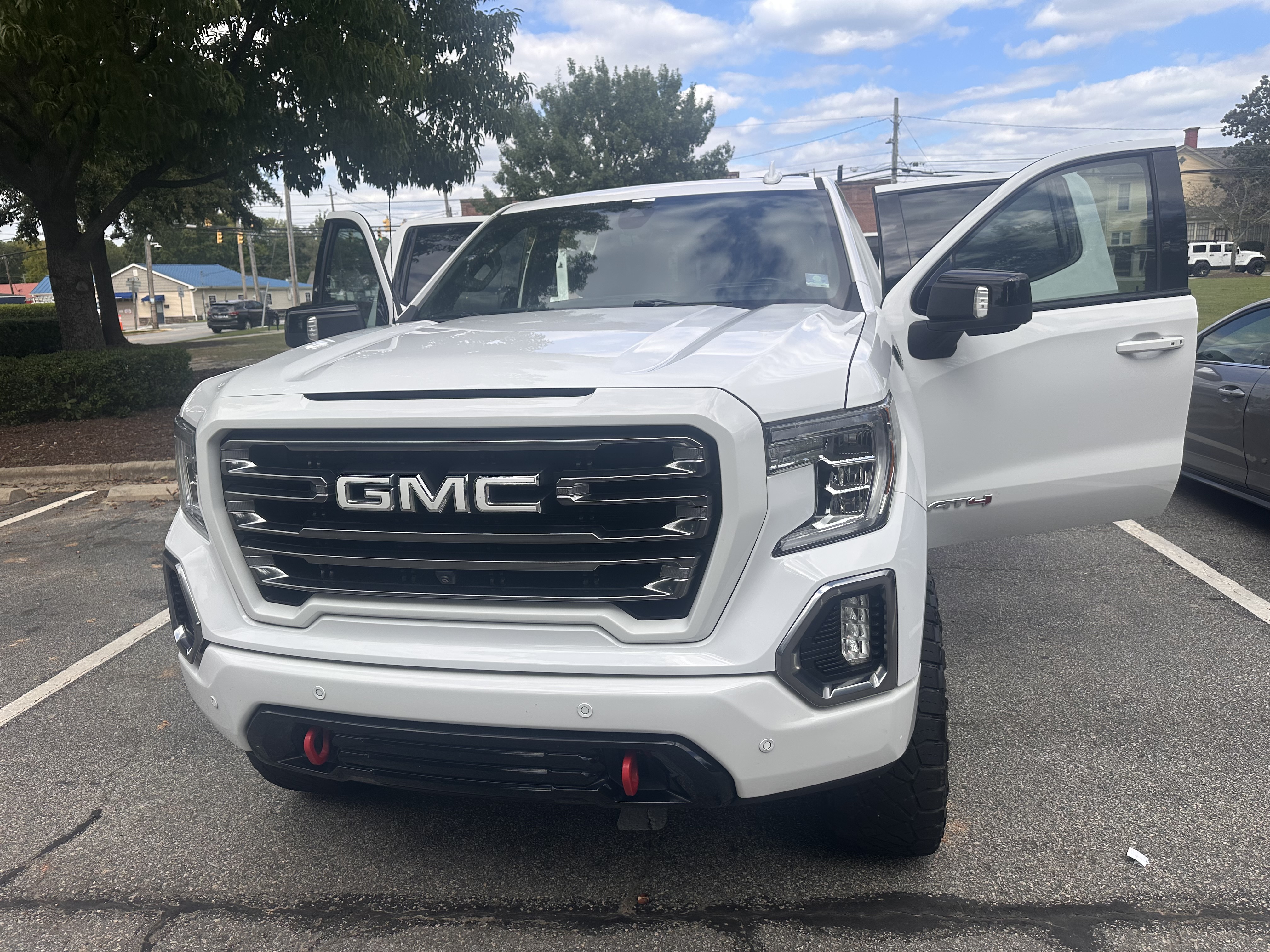 Used 2020 GMC Sierra 1500 AT4 w/ AT4 Premium Package AWD/4WD image 10