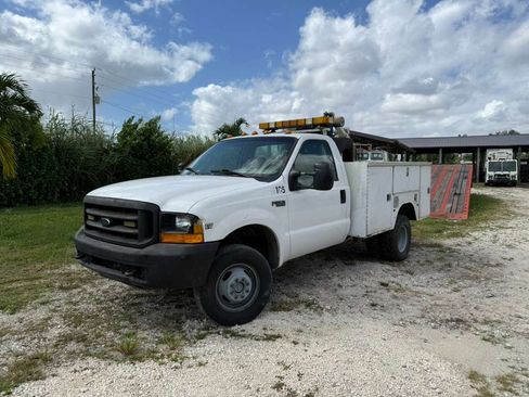 Used 1999 Ford F350 141 WB image 1