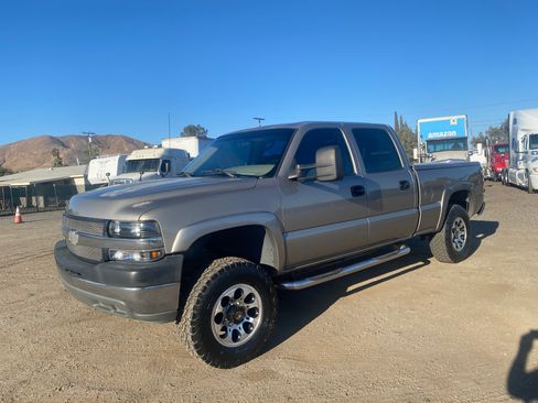 Used 2002 Chevrolet Silverado 2500 LS RWD image 2