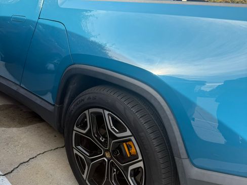 Used 2022 Rivian R1T Launch Edition image 12