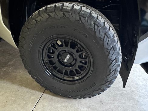 Used 2023 Toyota Tundra Platinum image 13