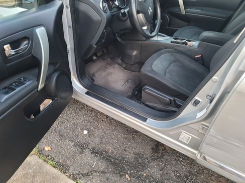 Used 2011 Nissan Rogue S image 21