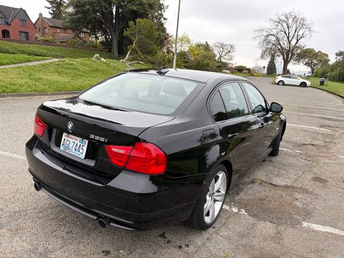 Used 2011 BMW 335i xDrive Sedan AWD/4WD image 8
