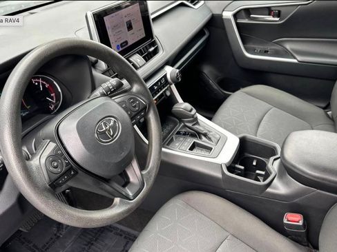 Used 2023 Toyota RAV4 XLE image 4