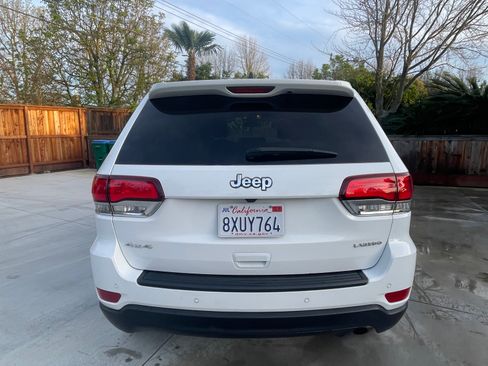 Used 2021 Jeep Grand Cherokee Laredo image 8