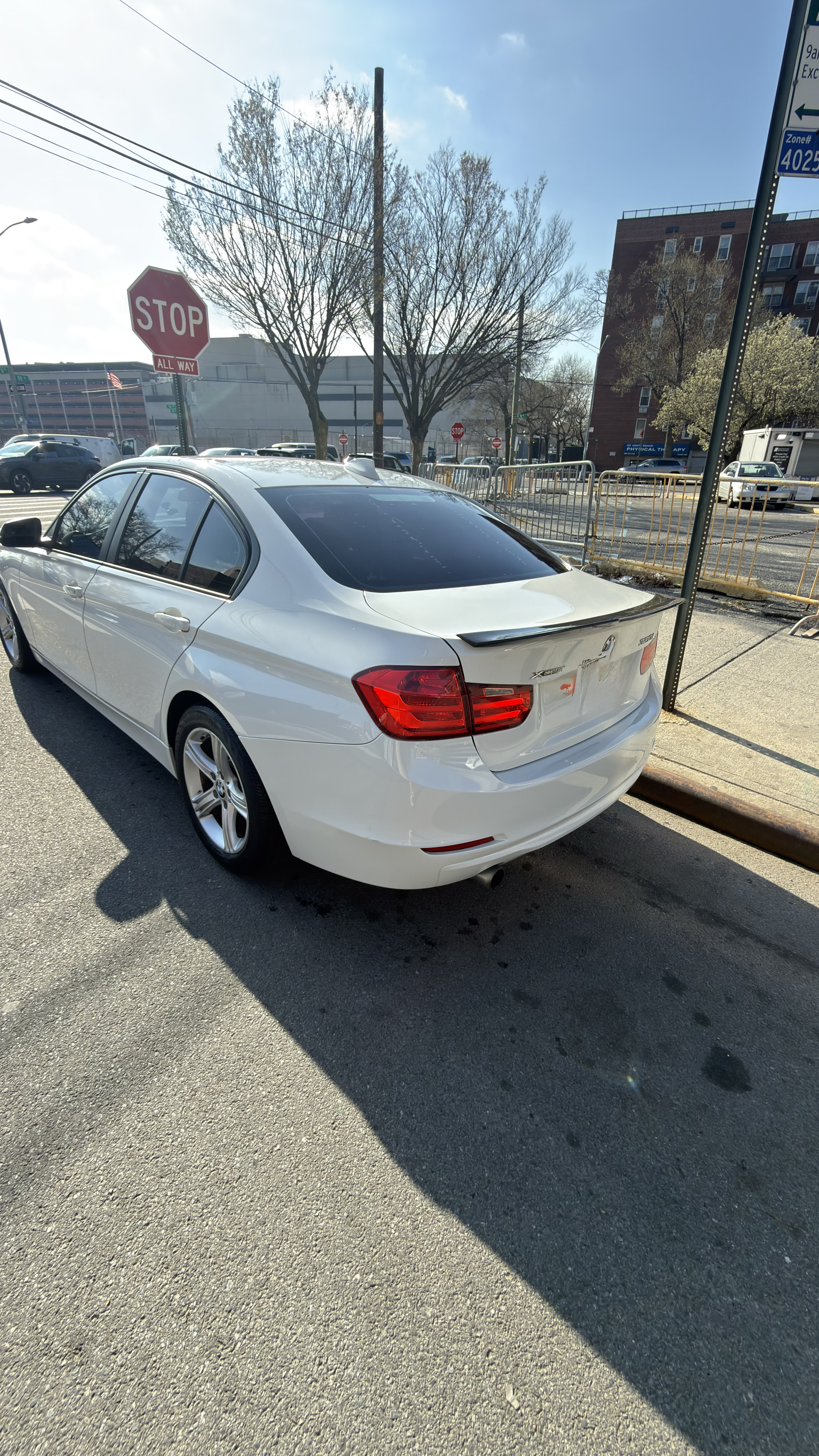 Used 2015 BMW 320i xDrive Sedan AWD/4WD image 2