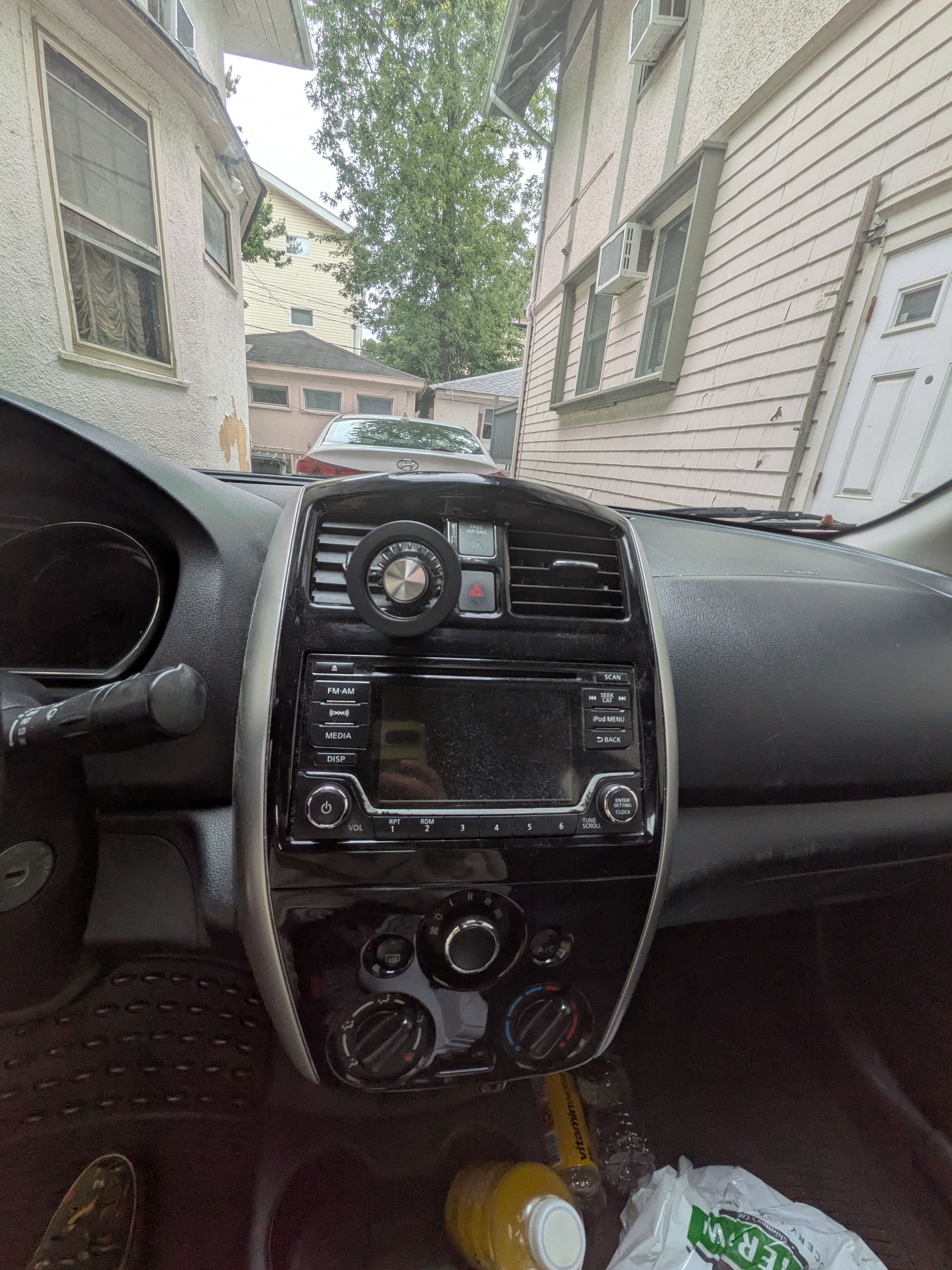 Used 2018 Nissan Versa SV w/ SV Special Edition Package FWD image 6
