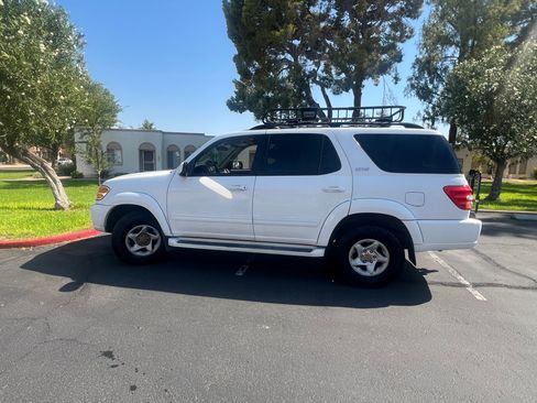 Used 2001 Toyota Sequoia SR5 AWD/4WD image 1