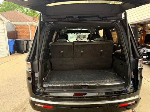 Used 2024 Jeep Grand Wagoneer Series III w/ Flexible Seating Group AWD/4WD image 5