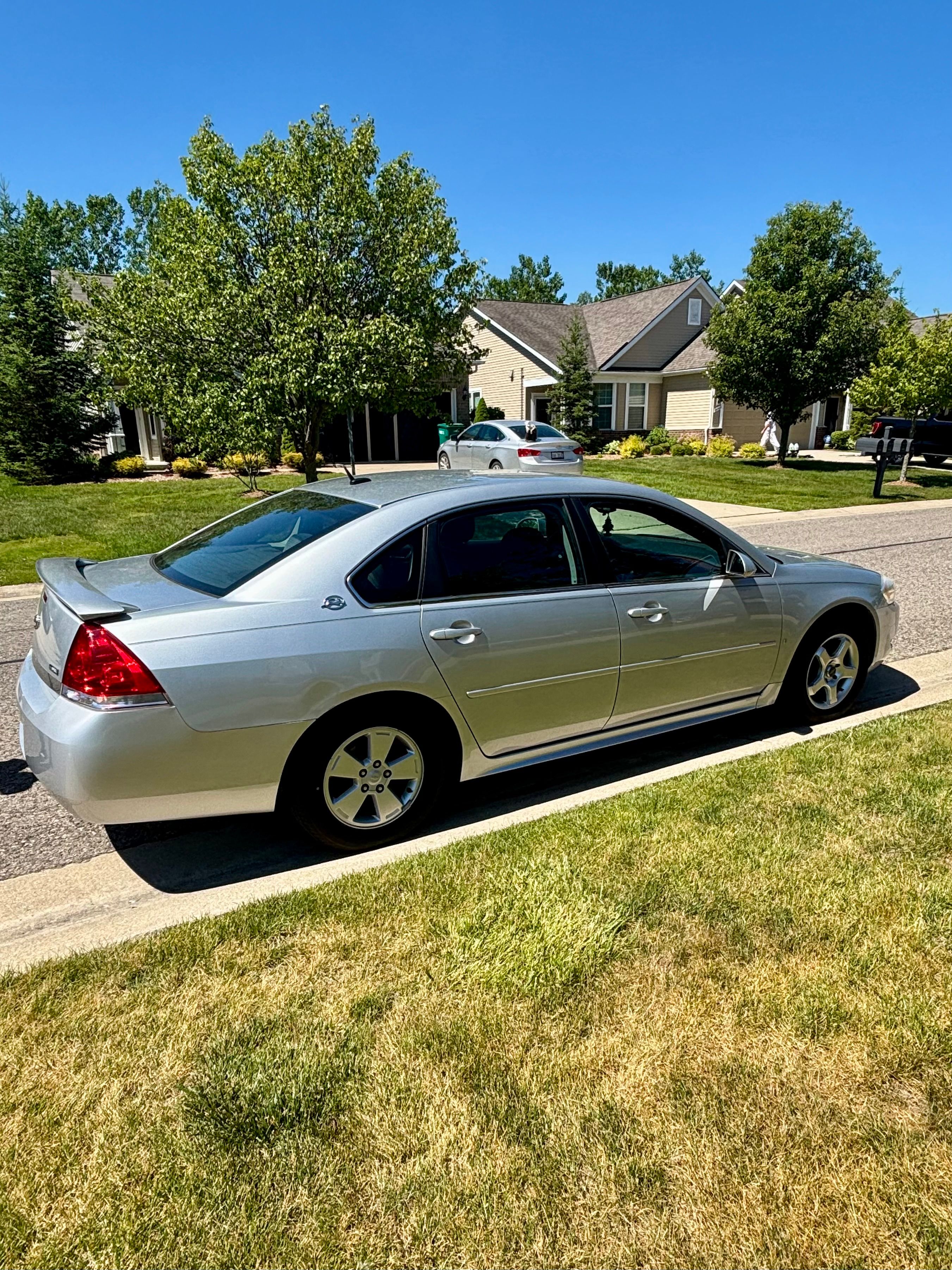 Used 2009 Chevrolet Impala LT FWD image 5