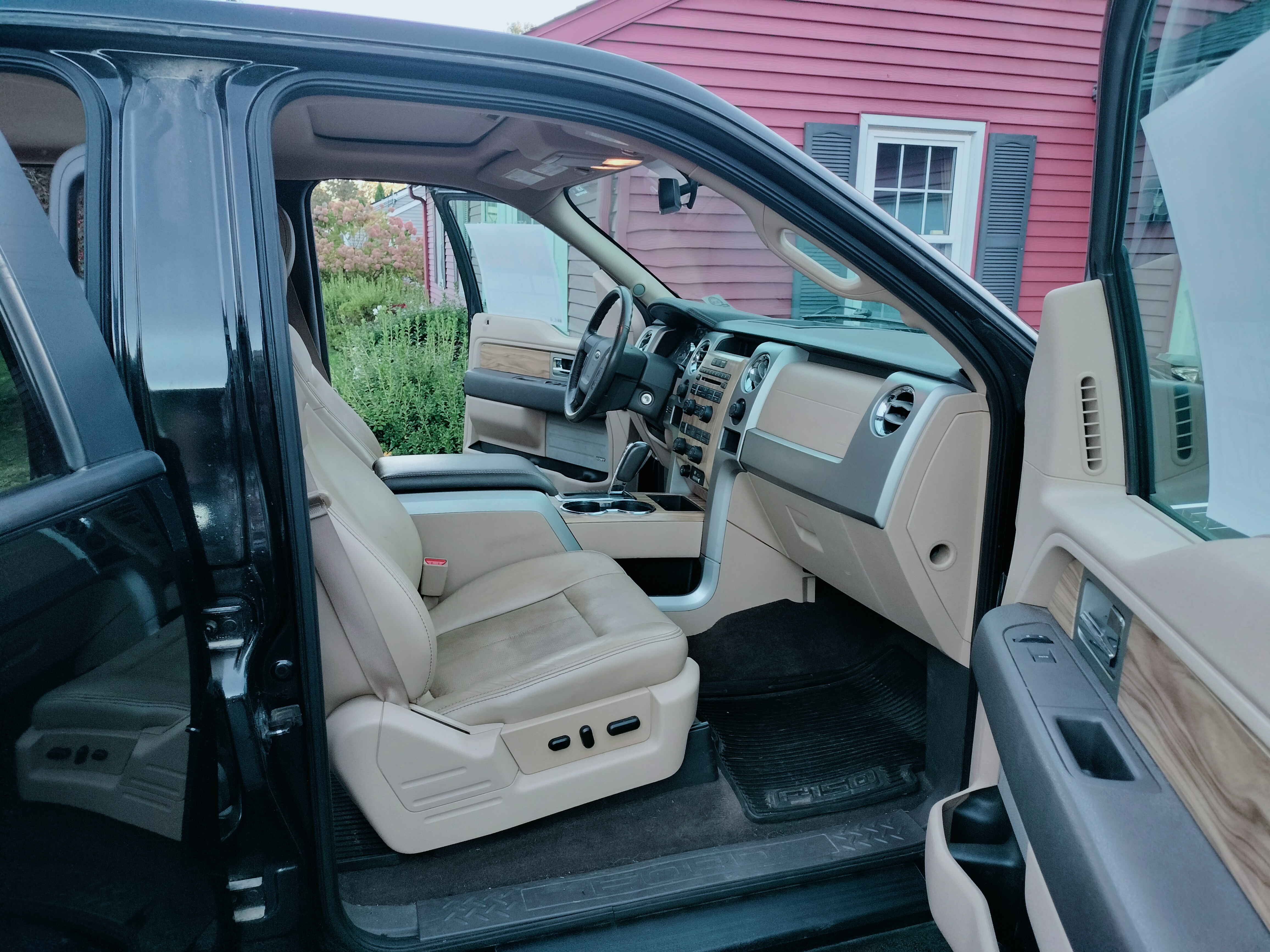 Used 2011 Ford F150 Lariat AWD/4WD image 15