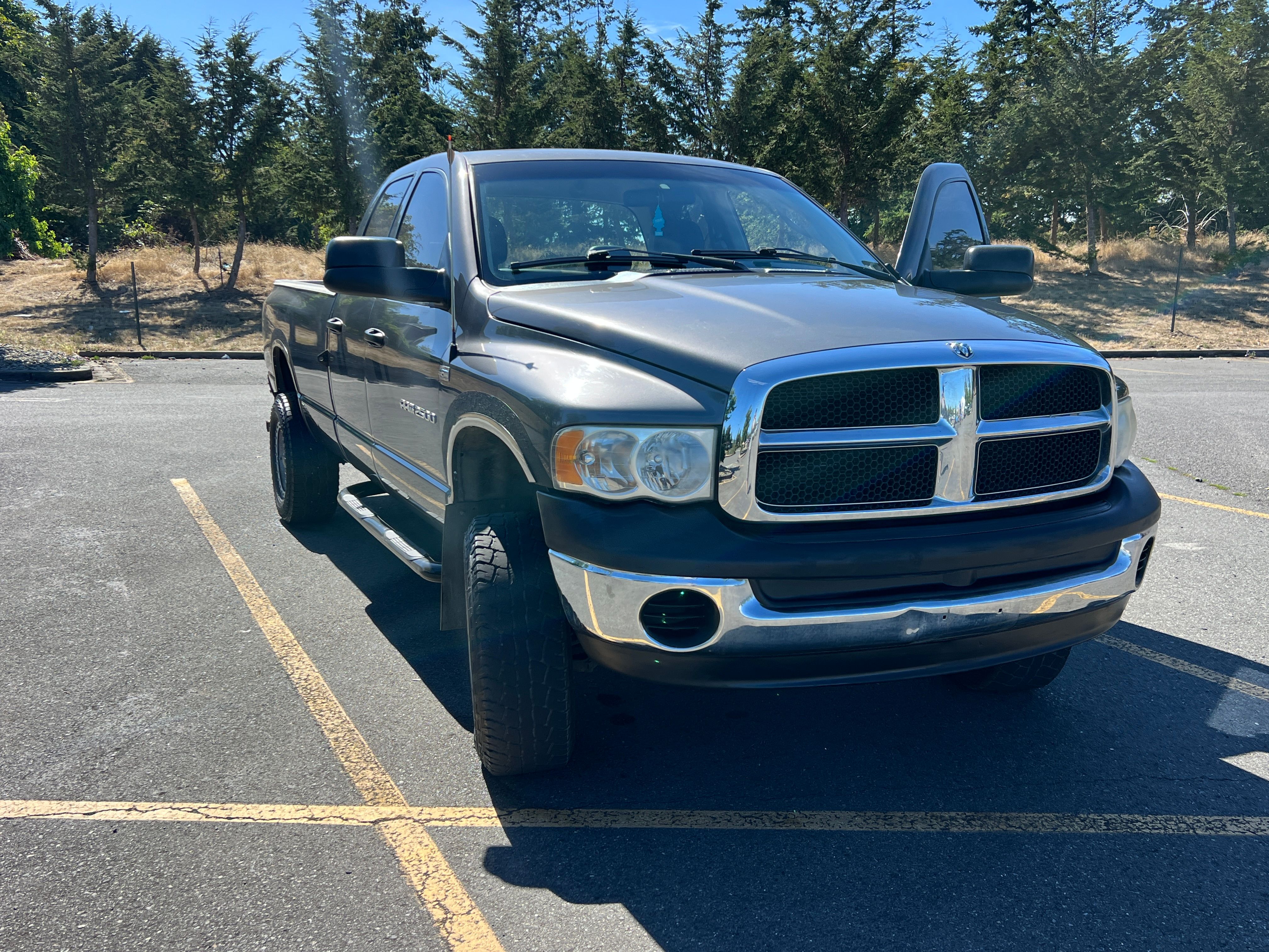 Used 2004 Dodge Ram 2500 Truck ST w/ Trailer Tow Group AWD/4WD image 4