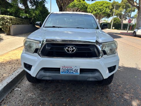 Used 2015 Toyota Tacoma PreRunner w/ SR5 Package RWD image 11