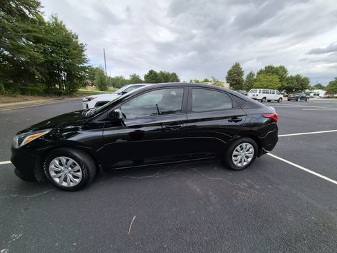 Used 2022 Hyundai Accent SE FWD image 16