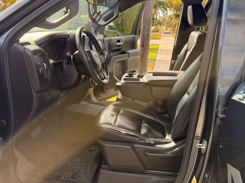 Used 2020 Chevrolet Silverado 1500 Custom w/ Custom Value Package image 10