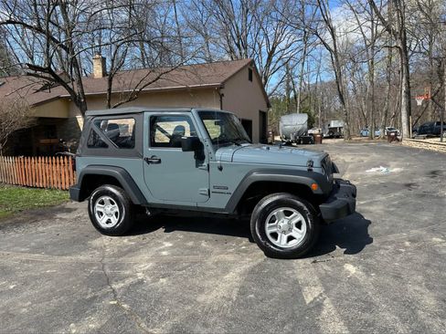 Used 2015 Jeep Wrangler Sport image 15