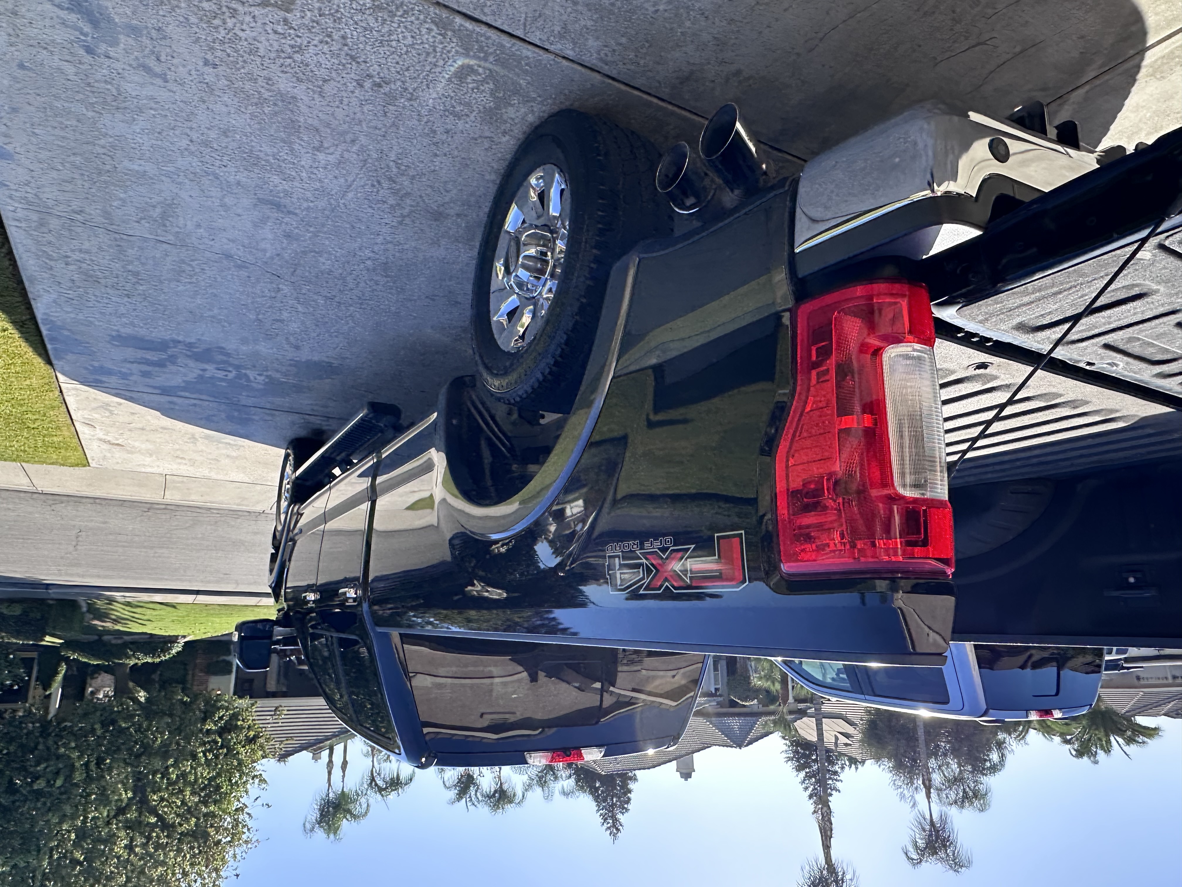 Used 2017 Ford F350 Lariat w/ Chrome Package AWD/4WD image 9