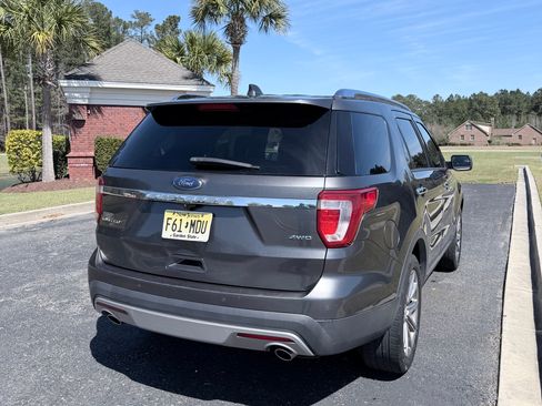 Used 2016 Ford Explorer Limited image 4