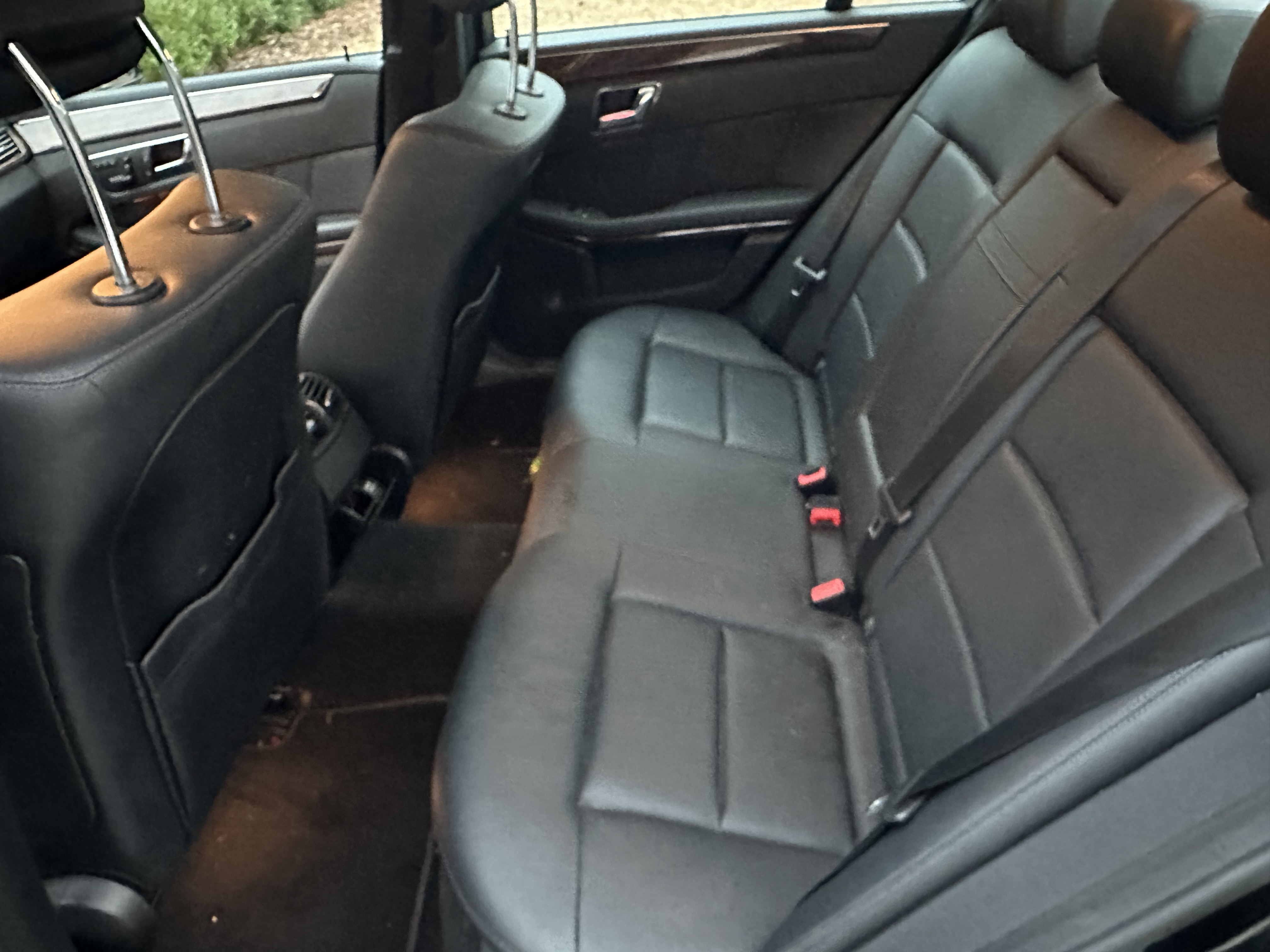 Used 2011 Mercedes-Benz E 350 4MATIC Sedan image 7