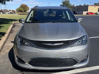 Used 2017 Chrysler Pacifica Touring-L