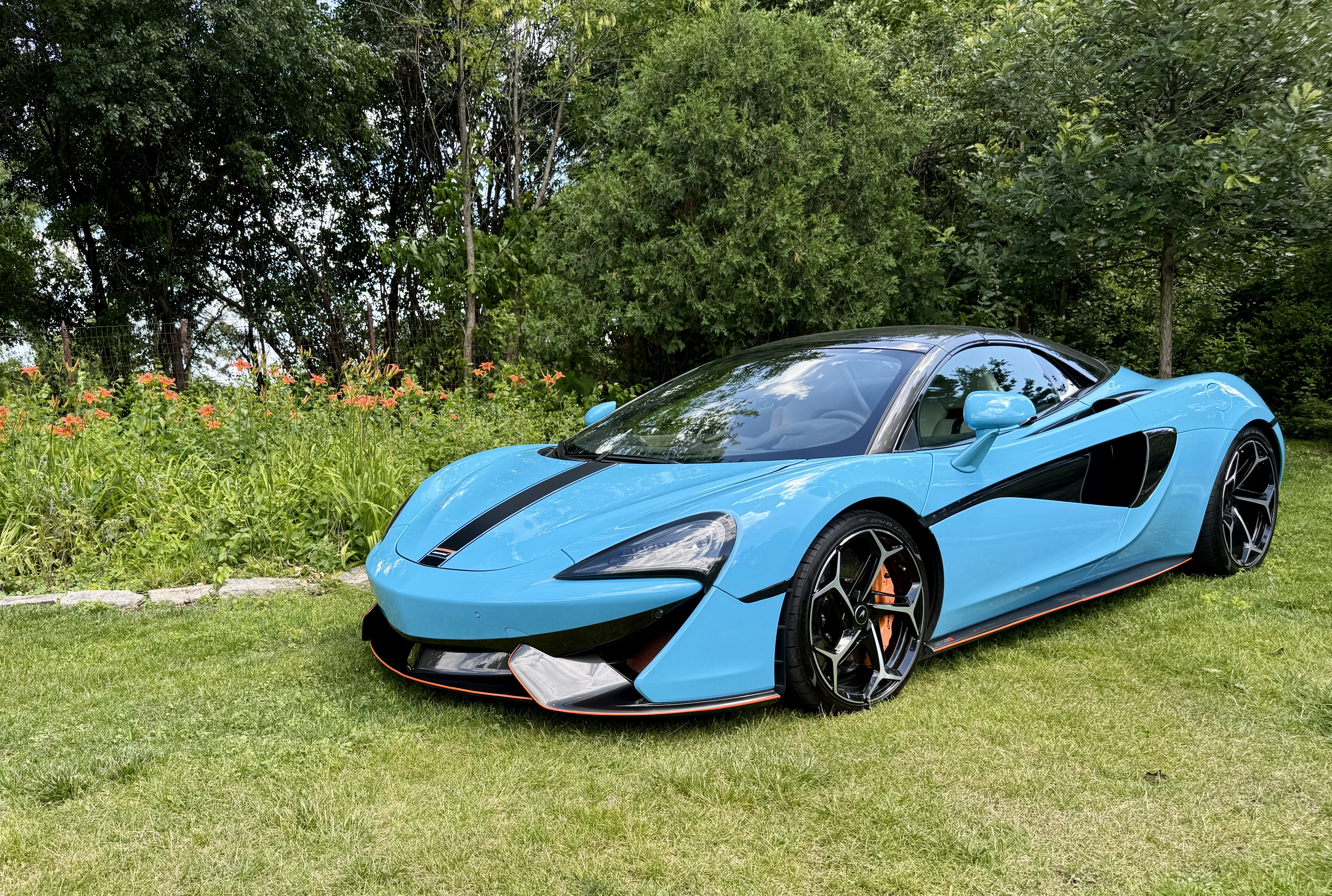 Used 2018 McLaren 570S Spider RWD image 16
