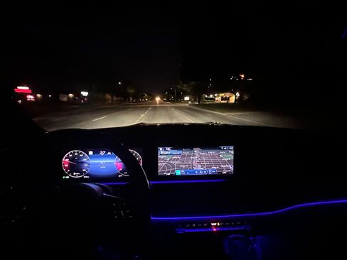 Used 2024 Mercedes-Benz GLS 450 4MATIC image 12