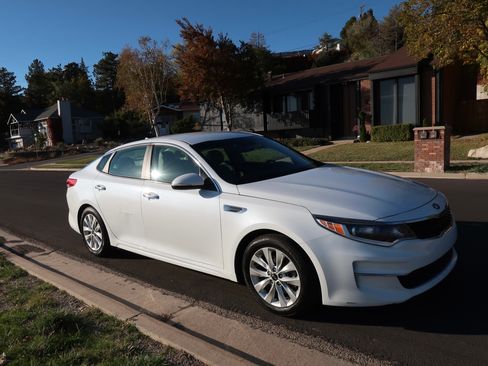Used 2016 Kia Optima LX image 4