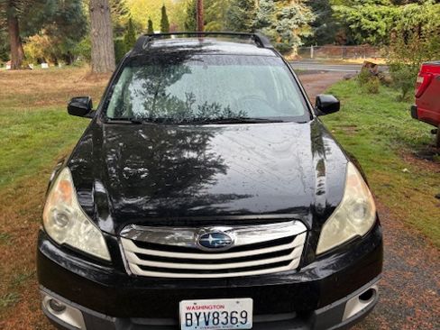 Used 2011 Subaru Outback 2.5i Premium image 5