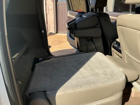 Used 2015 Chevrolet Suburban LT w/ Luxury Package image 25