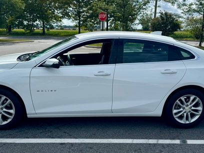 Used 2017 Chevrolet Malibu LT