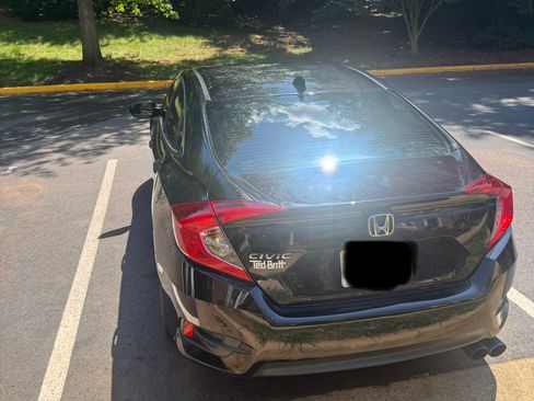 Used 2017 Honda Civic EX image 6