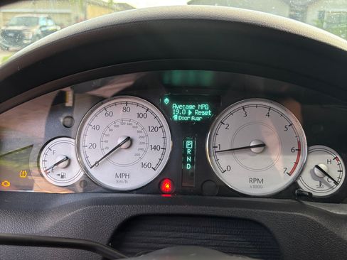 Used 2007 Chrysler 300 C w/ SRT Design Group image 10