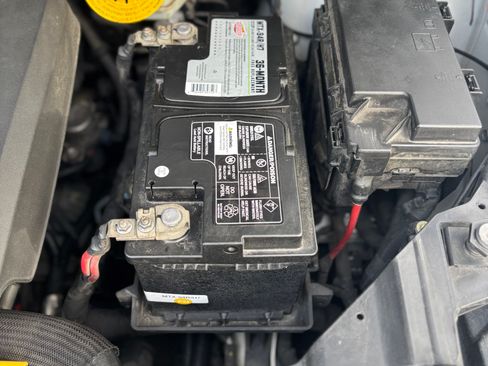 Used 2016 Chrysler Town & Country Touring image 15