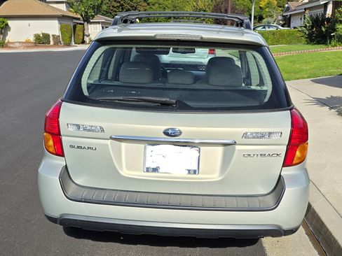 Used 2007 Subaru Outback 2.5i image 6