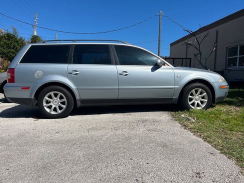 Used 2004 Volkswagen Passat GLS image 1