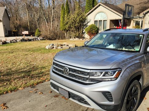 Used 2022 Volkswagen Atlas SE image 2