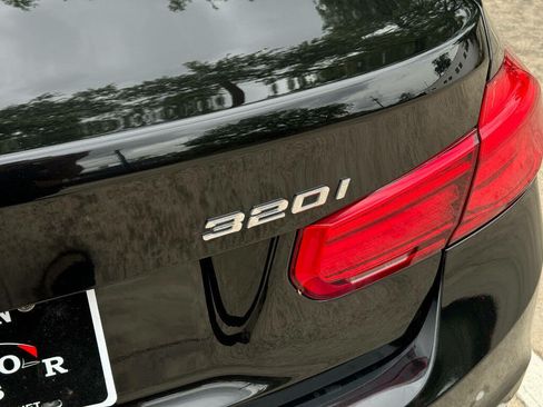 Used 2018 BMW 320i Sedan RWD image 9